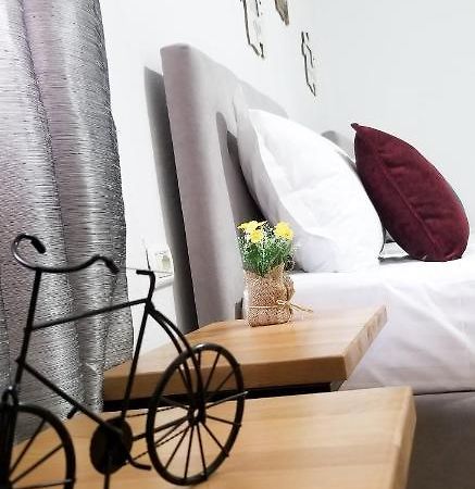 Spacious And Cozy Apartment - Ajia Apartment ティラナ エクステリア 写真