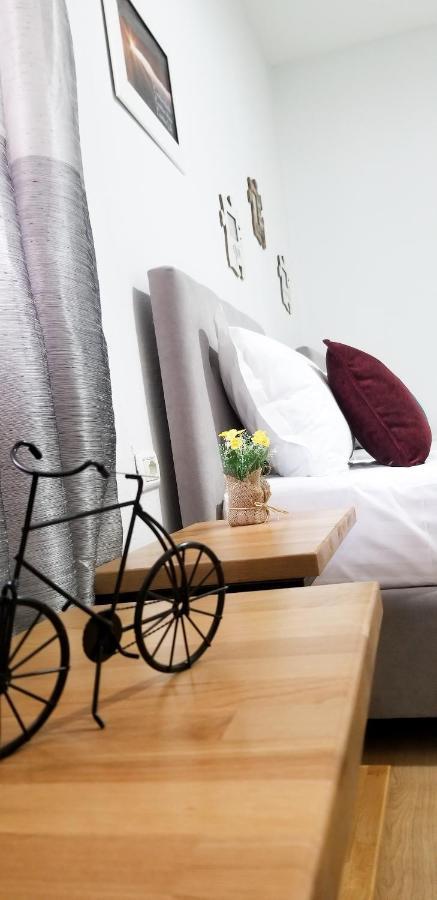 Spacious And Cozy Apartment - Ajia Apartment ティラナ エクステリア 写真