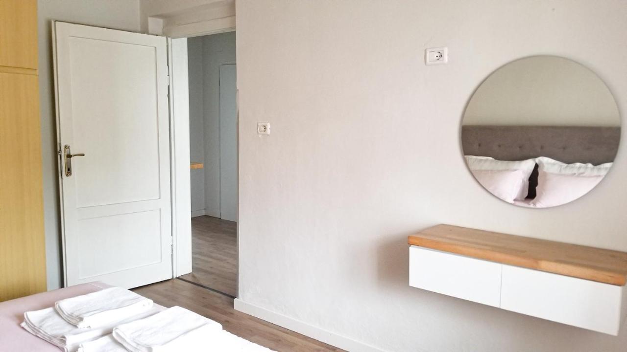 Spacious And Cozy Apartment - Ajia Apartment ティラナ エクステリア 写真